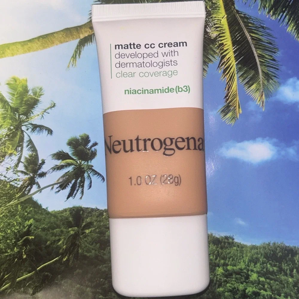 Neutrogena Clear‎ Coverage Matte CC Cream Cool Almond 5.3 Niacinamide 1oz NEW
